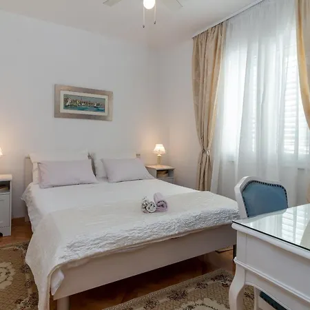 Apartment Geraeumige Mit Meerblick