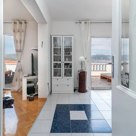 Geraeumige Mit Meerblick Apartment