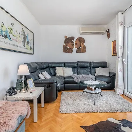 Geraeumige Mit Meerblick Apartment Trogir