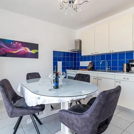 Geraeumige Mit Meerblick Apartment *