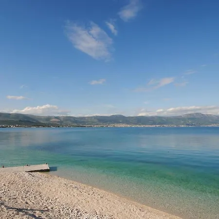 Apartment Geraeumige Mit Meerblick Trogir